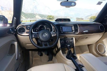 VW Beetle Cabrio 2.0 TDI, Cockpit, Lenkrad