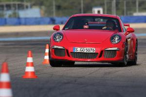Porsche 911 GT3, Frontansicht, Slalom