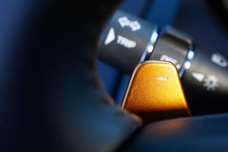 Jaguar F-Type V6 S, Wippschalter