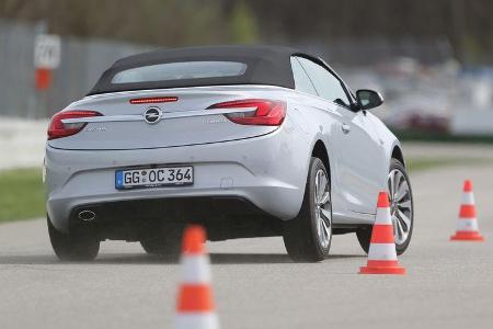 Opel Cascada 1.6 Turbo SIDI Turbo, Heckansicht, Slalom