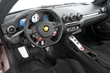 Ferrari F12 Berlinetta, Cockpit