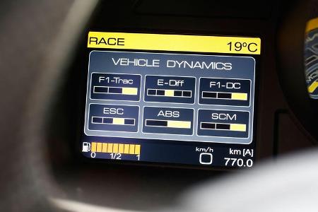 Ferrari F12 Berlinetta, Anzeige