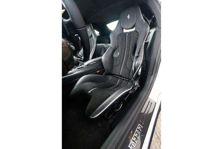 Ferrari F12 Berlinetta, Fahrersitz