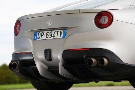 Ferrari F12 Berlinetta, Auspuff, Endrohre