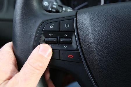 Hyundai i20 1.2, Lenkradtasten