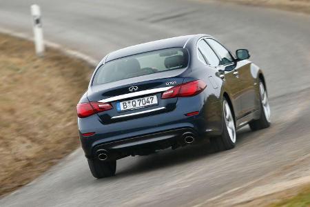 Infiniti Q70 2.2 D Sport, Heckansicht