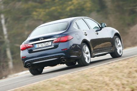 Infiniti Q70 2.2 D Sport, Heckansicht