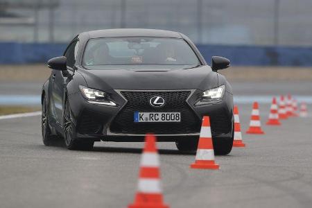 Lexus RC F Advantage, Frontansicht, Slalom