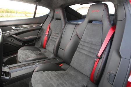 Porsche Panamera GTS, Rücksitze
