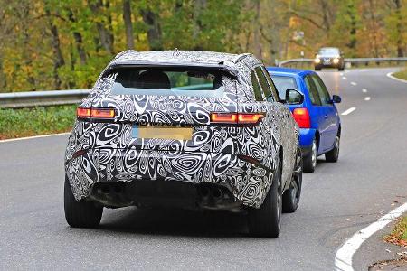 Range Rover Velar SVR Erlkönig