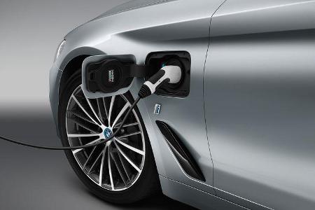 BMW 530e iPerformance Hybrid (2017) Limousine