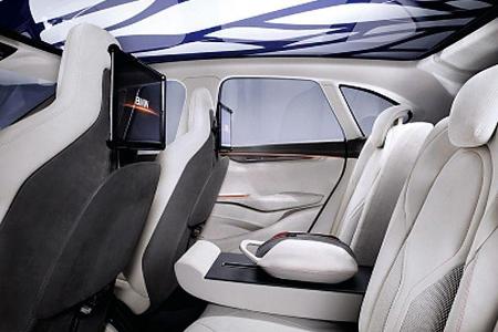 BMW Van, Rücksitz, Armlehne