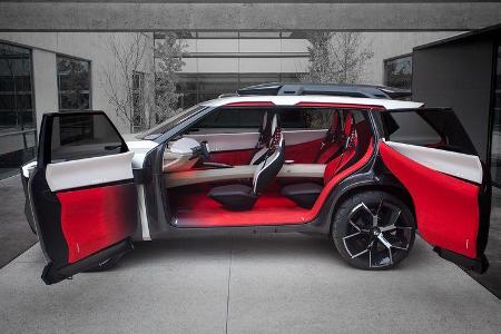 Die Türen öffnen sich gegenläufig. Das dürfte eine Messespielere bleiben und so nicht in Serie gehen. Die fehlende B-Säule s...