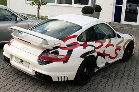 Als zusätzliches Extra gibt es eine Titan-Abgasanlage ...