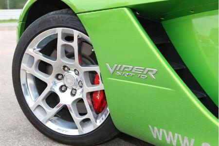 275/35 R 18er sitzen an der Vorderachse und hinten 19 Zöller in der Dimension 345/30.