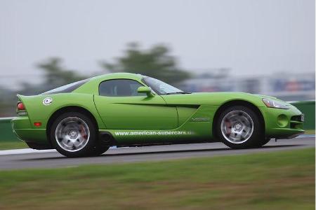 Die standfeste Bremsanlage bringt die Viper aus 100 km/h nach 36 Metern zum stehen.