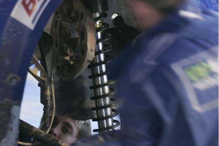 Doch dann machte ein Stoßdämpfer am Ford schlapp.