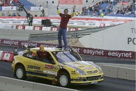 Gigi Galli freute sich über Rang sechs, und die Portugiesen darüber, dass der Italiener sich ein portugiesisches Trikot über...