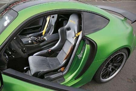 Mercedes-AMG GT R, Fahrersitz