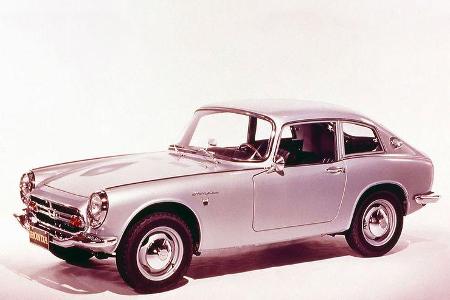 Den S800 gibt es als Cabriolet und Coupé.