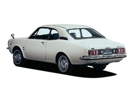 Von Limousine und Coupé wurden insgesamt rund 9.700 Exemplare gebaut.