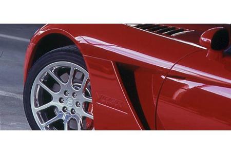 Große,luftige 18-Zöller,eine sehr standfeste Bremse und markante Kühlluftöffnungen gehören.