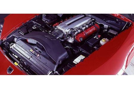 Ein Kraftmeier der besonderen Art: 90-Grad-V-Zehnzylinder mit 8,3 Liter Hubraum,einer untenliegenden Nockenwelle und jeweils...