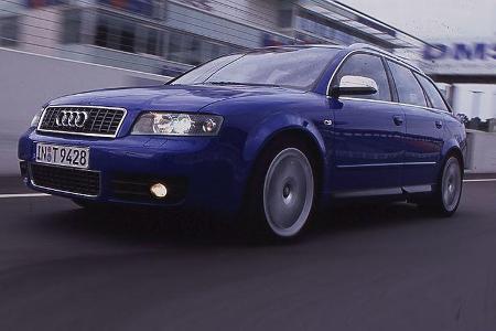 Erstmals bot Audi im Produktionszeitraum von 2003 bis 2005 den Audi S4 nicht nur als Limousine und Avant an, ...