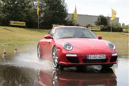 Auch im Nasshandling brilliert der 911er, verfehlt dennoch um 5 Zehntel die Höchstpunktzahl - wohlgemerkt mit Sportreifen.