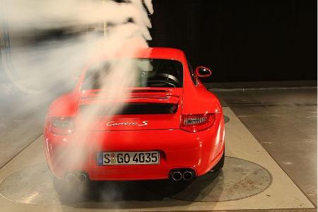 Die beiden Doppelendrohre in gebürstetem Edelstahl sind Kennzeichen der 385 PS starken S-Version, die dank des neuen, hoch v...