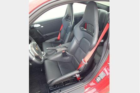 Die aufpreispflichtigen Sportsitze 2.927 Euro sind ergonomisch eine einzige Wohltat, was sich von der neuen Schaltmimik des ...