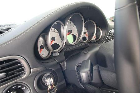 Gewohntes Porsche-Interieur.