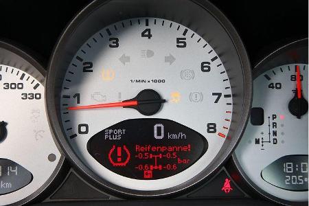 Im exklusiven Ausstattungspaket ist das sinnvolle Reifenluftdruck-Kontrollsystem ebenso enthalten wie das Sport Chrono Plus-...