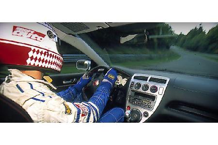 Die Sitzposition ist leider etwas beengt.