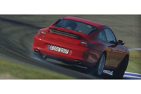 Der Grenzbereich ist mit Sportfahrwerk recht schmal bemessen. Der Haftungsabrisserfolgt abrupt.