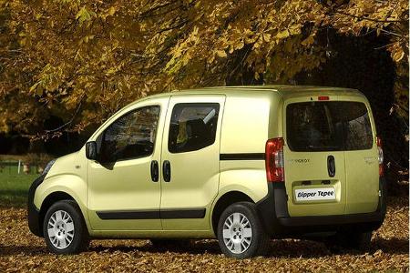 Einen 1,4 Liter großen Benziner mit 73 PS und einem gleich großen Diesel-Motor mit 68 PS.