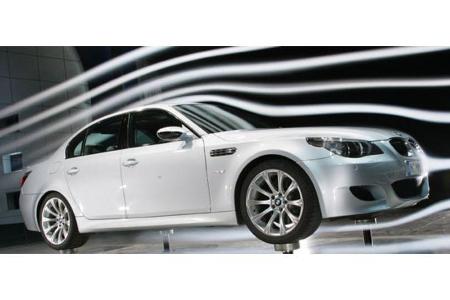 Der BMW verfügt über eine ausgewogene aerodynamischen Balance.