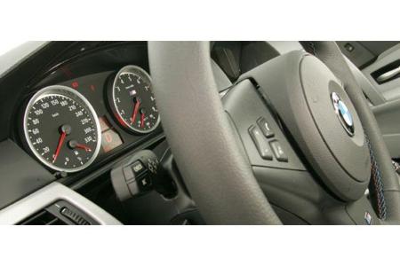 Der Fünfliter-90-Grad-V10 verträgt dank seiner kurzhubigen Auslegung eine Höchstdrehzahl von immerhin 8.250 Umdrehungen.