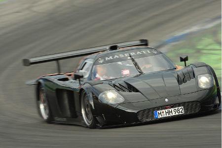 Dabei waren noch nicht einmal straÃenzugelassene Sportreifen montiert.