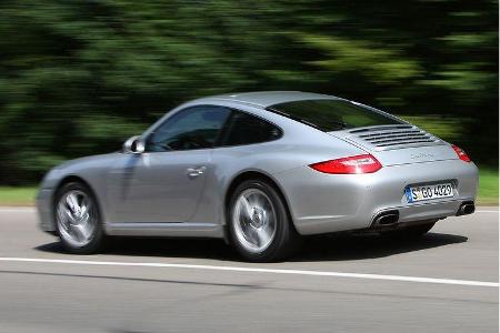 Mit Lederpaket, PASM-Fahrwerk, elektrisch verstellbare Sitze und Bose-Soundpaket mit Navigation liegt der Testwagen bei 104....