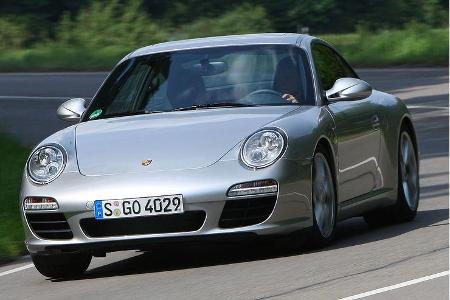 Eine Sportabgasanlage mit Klappensystem befriedigt die phonetischen Wünsche mehr als ausreichend - obgleich weitere 1.916 Eu...