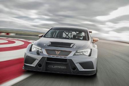 Bisher startete der Seat Leon Cup Racer TCR bei 90.000 Euro (DSG). Als Variante mit sequentiellem Getriebe sind 25.000 Euro ...