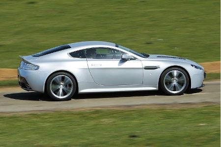 Aston Martin V12 Vantage