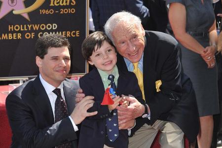 Mel Brooks mit Sohn Max und Enkel Henry im Jahr 2010