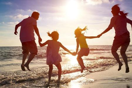 An den Stränden Bulgariens freuen sich Familien über einen günstigen Urlaub