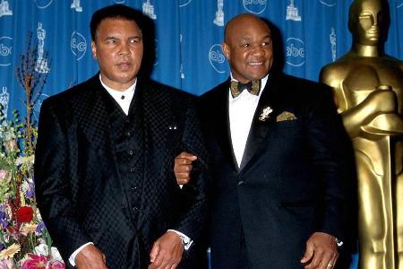 Muhammad Ali und George Foreman bei der Oscarverleihung 2011