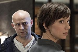 "Vertraue mir": Elena (Julia Koschitz) und Marc (Jürgen Vogel) spionieren nachts heimlich in einer Bank