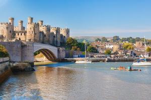 Das Conwy Castle in der walisischen Grafschaft Gwynedd gehört zu den UNESCO-Kulturdenkmälern