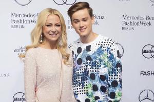 Jenny Elvers mit ihrem Sohn Paul bei der Modenschau von Guido Maria Kretschmer auf der Fashion Week in Berlin
