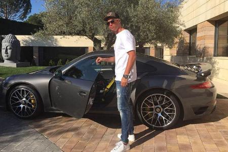 Autos der EM-Stars 2016, Fussballer-Autos, 06/2016